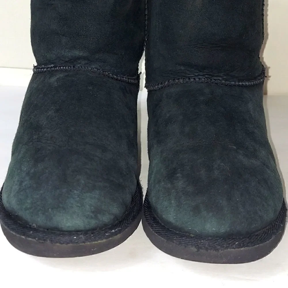 UGG Classic Short Black Boots Sz 2